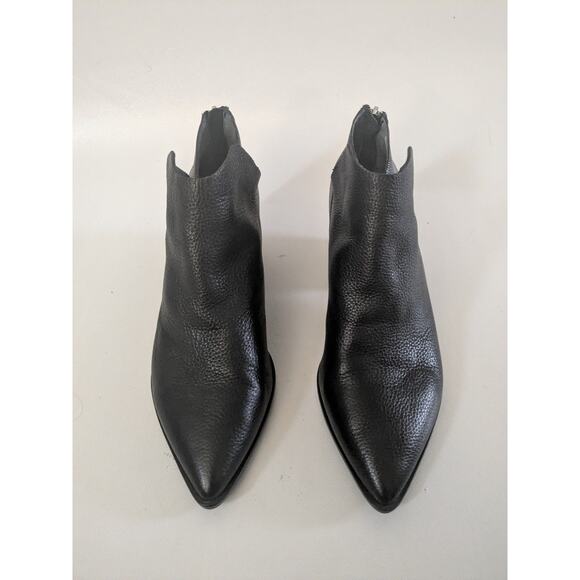 Dolce Vita Black Leather Ankle Boots Booties SZ 8.5 Versatile Chic - Picture 1 of 16